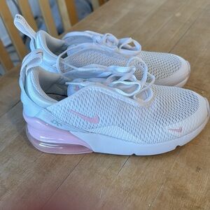 Girls Nike Airmax 270 - Size 1Y NEVER WORN